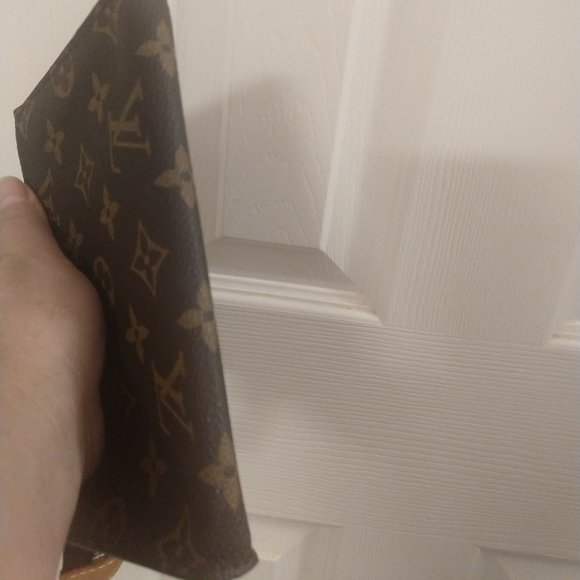 Louis Vuitton Monogram Bucket Pouch PM with Strap - Picture 8 of 14